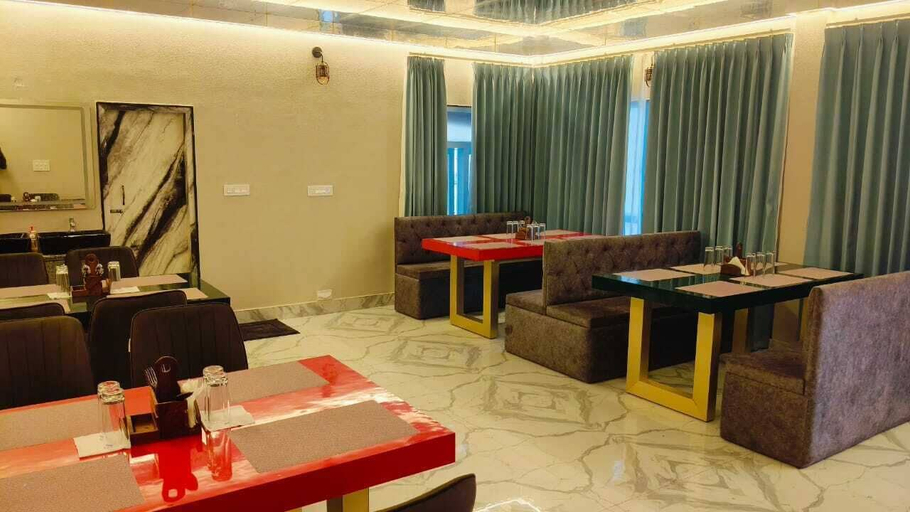 Dining, Kushbon Homestay, Jalpaiguri