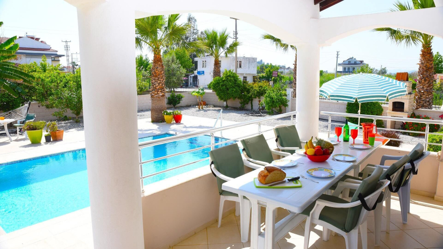 Outdoor dining 5, Peaceful Villa- Pool-near Calis Beach- Sleeps 6, Fethiye