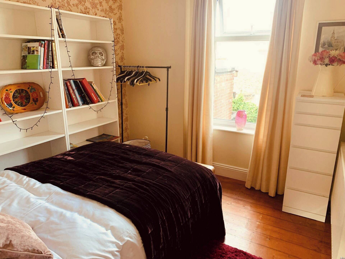 Room 2, Bright 2-bed Apartment With Office in Newcastle, Newcastle upon Tyne