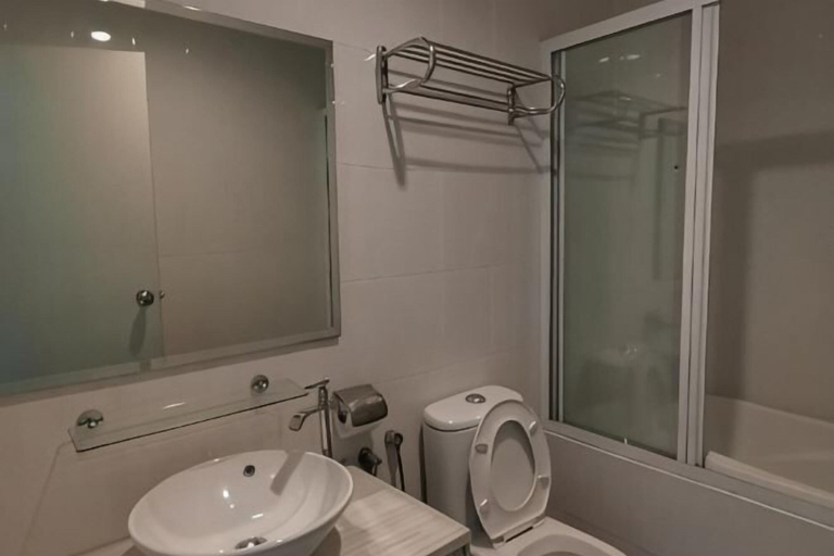 Room 5, Rustic One Bedroom Unit for 4Pax by Jomy Management, Manjung
