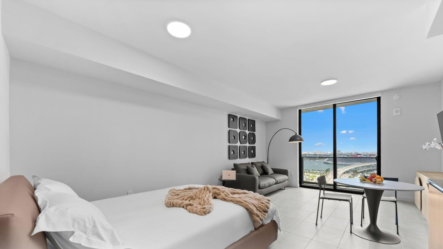 Room 3, 501 First Studio with Luxury Amenities, Miami-Dade