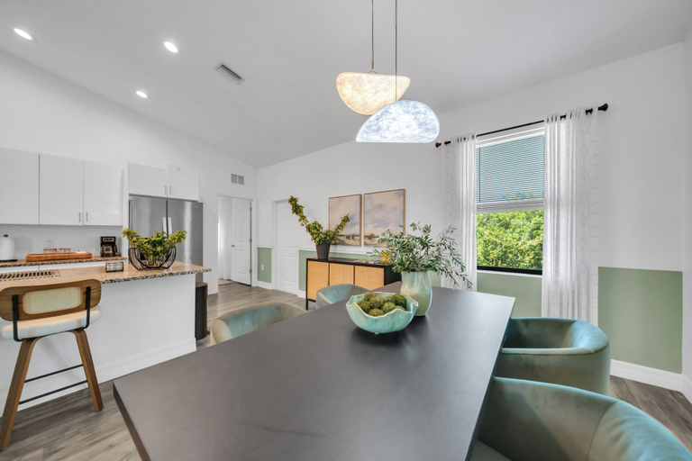 Dining 5, Emerald Entry Retreat, Hendry