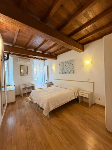 Bedroom 2, La Dolce Vita, La Spezia