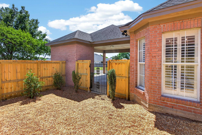 Room 4, Spacious 3-bedroom Home in Montgomery, Montgomery