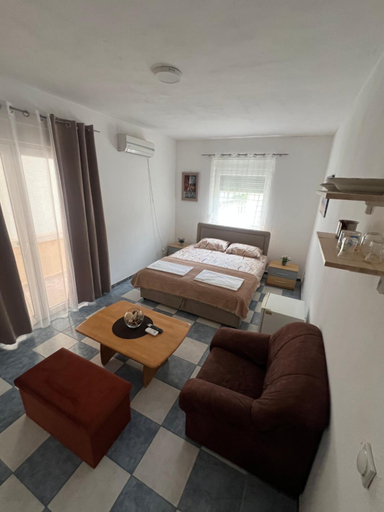 Others 5, Starlight Apartments