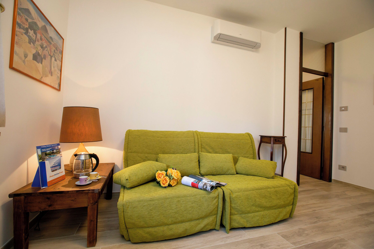 Others 5, Bella Arco Apartment, Trento