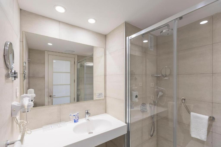 Bathroom 4, Hotel LIVVO Veril Playa, Las Palmas