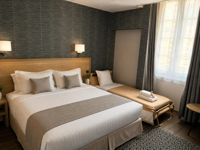Bedroom, Le Grand Hotel de Mayenne - Logis hotels restaurant, Mayenne
