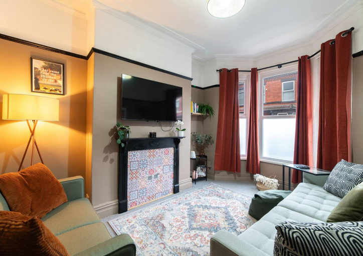 Room 5, Work-friendly Sefton Penny Lane Free Parking, Sefton