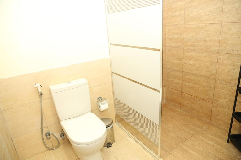 Bathroom 4, Apartment Samarah Resort D44 at DeadSea, Sea & Pool view-Families & couples only, Shooneh Janoobiyyeh