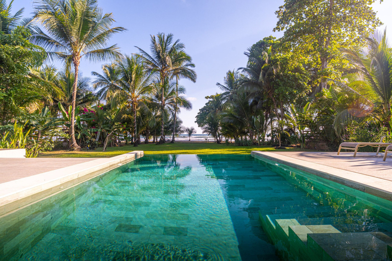 Room 4, Villa Assinie Beachfront Home With Direct Ocean Access, Parrita