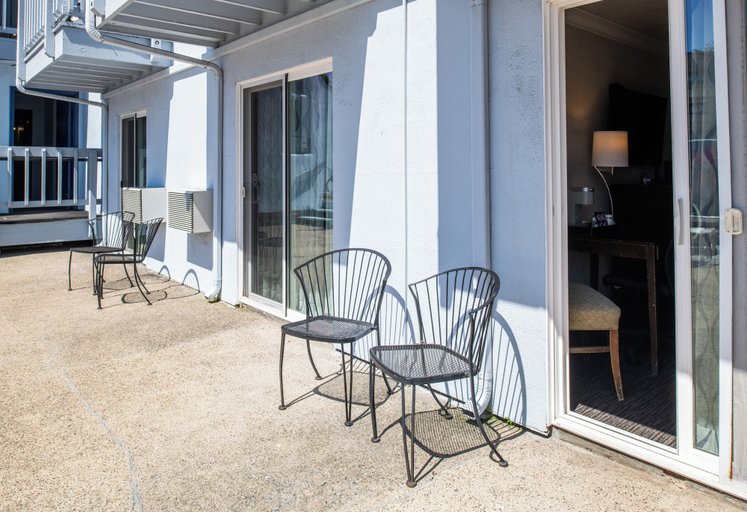 Others 5, Cannery Row Inn, Monterey