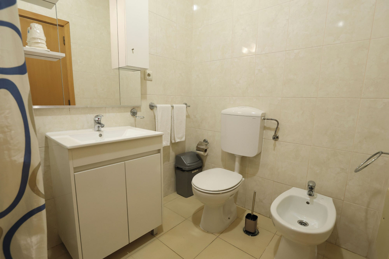 Bathroom 5, Rialgarve, Faro