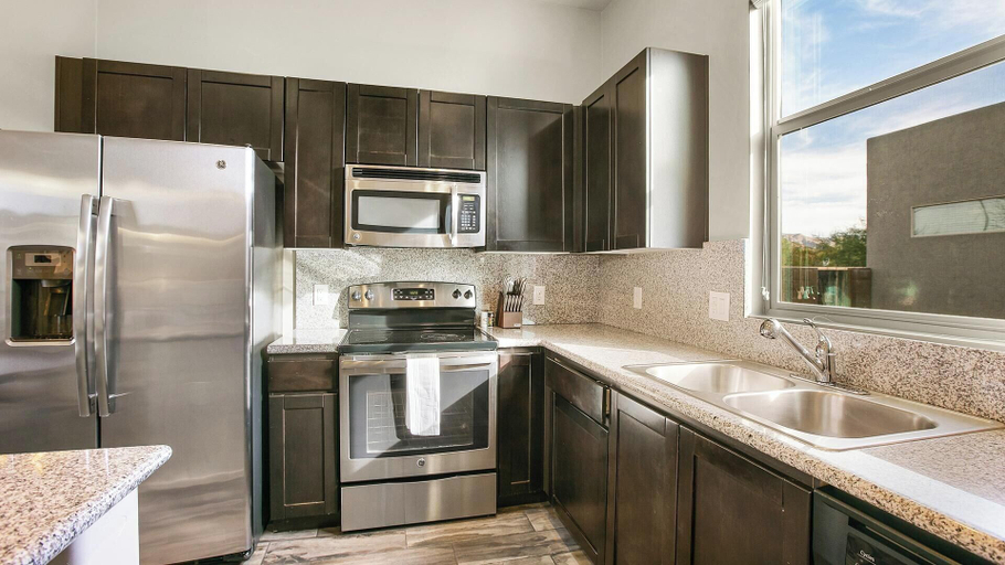 Private kitchen 2, Landing Apartments near Downtown Jacksonville, Duval