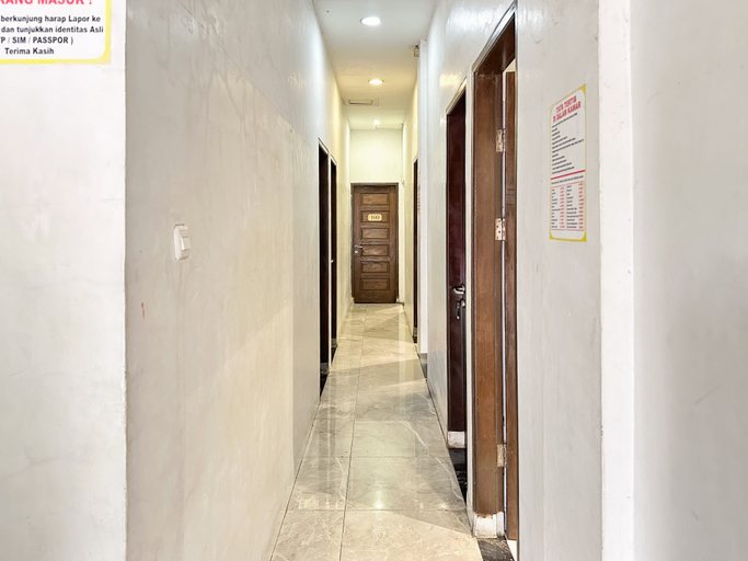Hallway 2, RedDoorz @ Komplek MMTC Deli Serdang 2, Medan