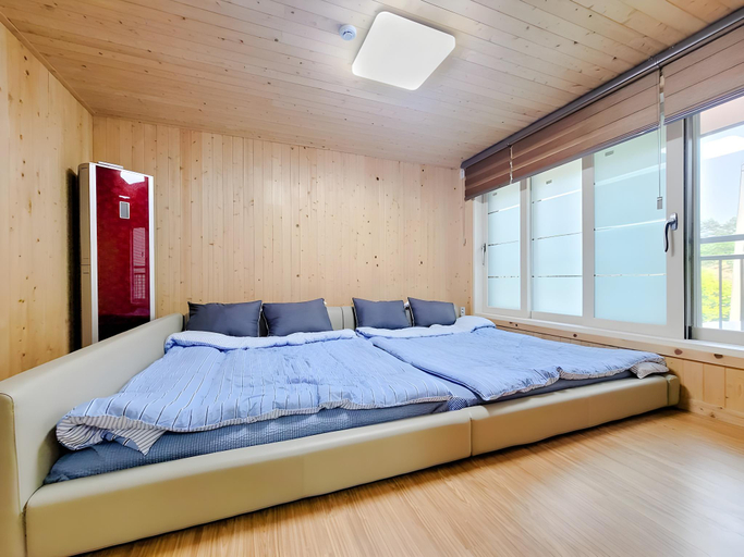 Bedroom 2, Daebudo Single Pool Villa, Hwaseong