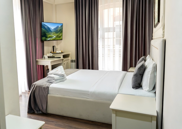 Room 3, Parlament Hotel, Baku