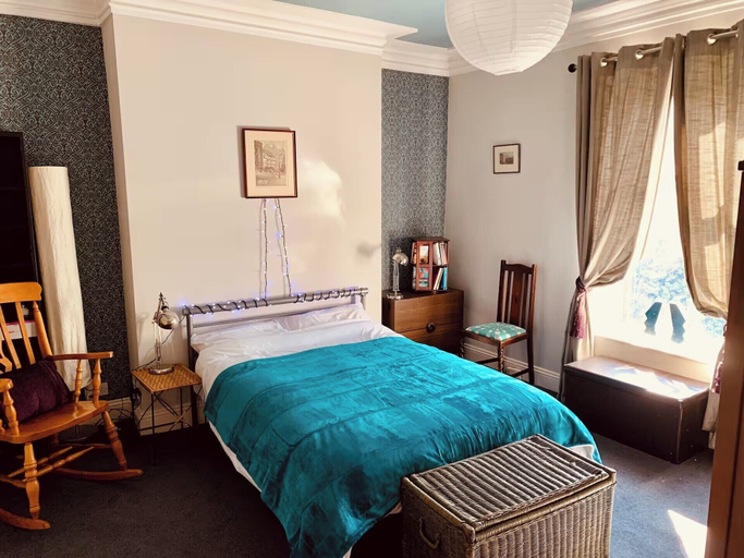 Room 4, Bright 2-bed Apartment With Office in Newcastle, Newcastle upon Tyne