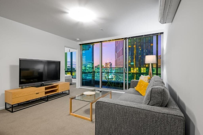 Living area 3, Exclusive Stays - Mainpoint, Melbourne