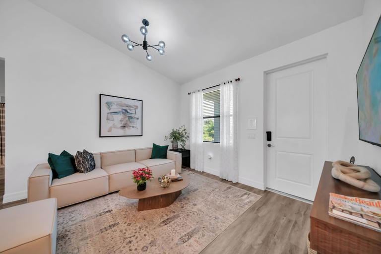 Living area 2, Emerald Entry Retreat, Hendry