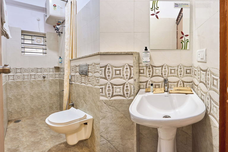 Bathroom 4, Treebo Three Street Inn, Bangalore