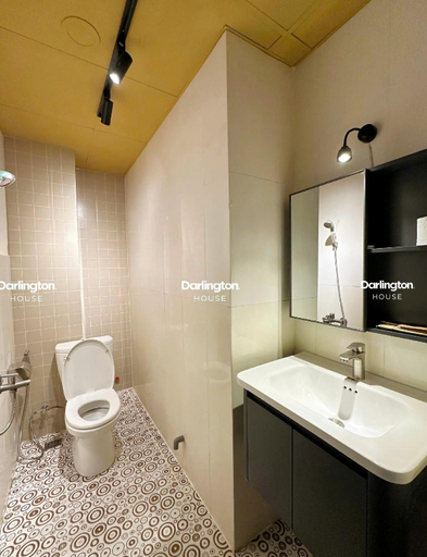 Bathroom 5, Darlington House Nguyen Van Thuong, Bình Thạnh