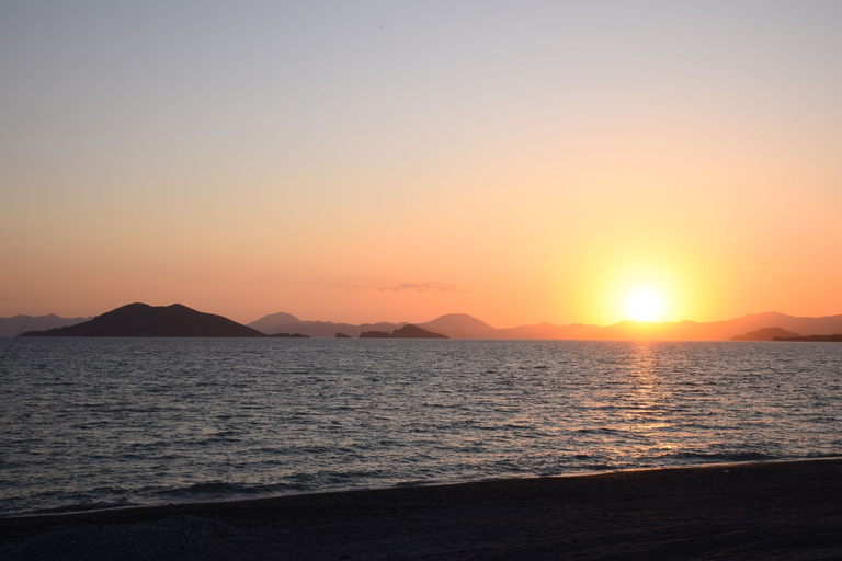 Beach 2, Peaceful Villa- Pool-near Calis Beach- Sleeps 6, Fethiye