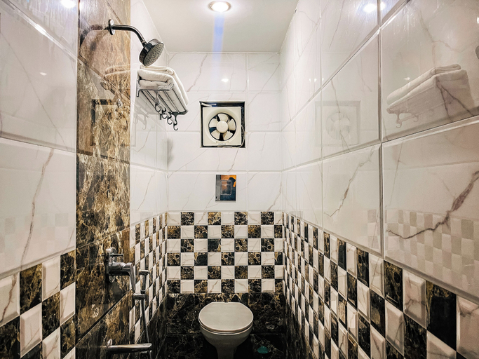 Bathroom 4, Shanti Bhawan Heritage Hotel, Jodhpur