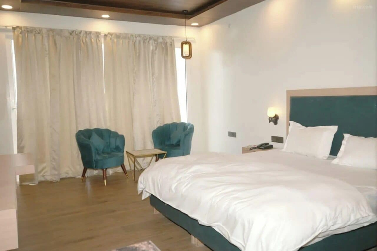 Others 5, Oak Mounts, Nainital