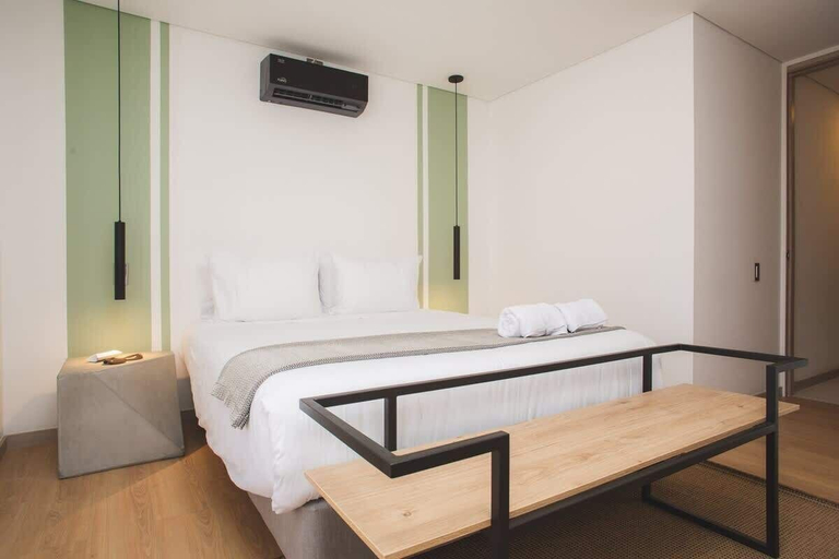 Room 5, NOK Amazing w/ Balcony 3 BR in Laureles Medellín, Medellín