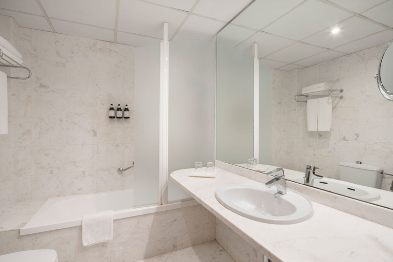 Bathroom 4, Bohemian Entenza, Barcelona