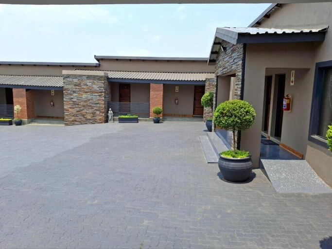 Exterior 5, Balalaika Boutique Lodge, Vhembe