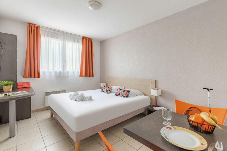 Bedroom 2, Appart'City Classic Marseille Aéroport - Vitrolles, Bouches-du-Rhône