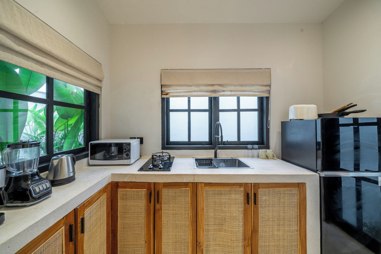 Private kitchen 3, Sarang Apartments Ubud, Gianyar