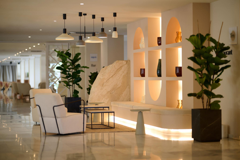 Public Area 3, Alua Leo, Baleares