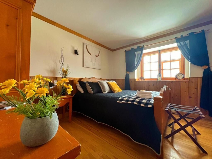Room 2, Auberge au Poste de Traite, L'Île-d'Orléans