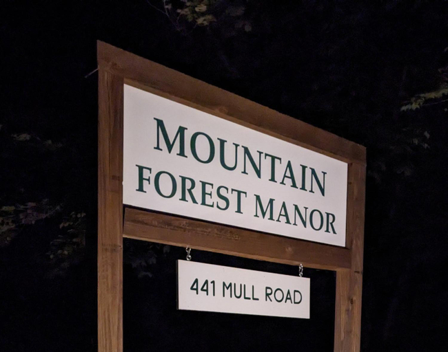 Exterior view 5, Mountain Forest Manor, Towns