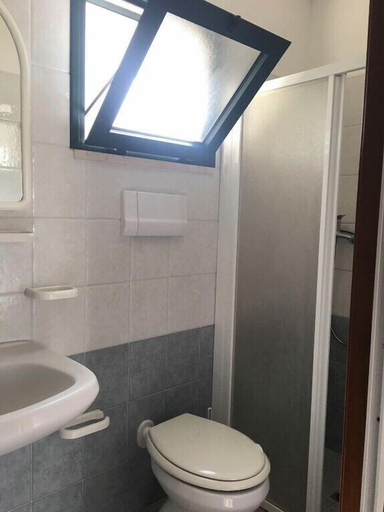 Bathroom, Chalet Viola Beach Village, Foggia