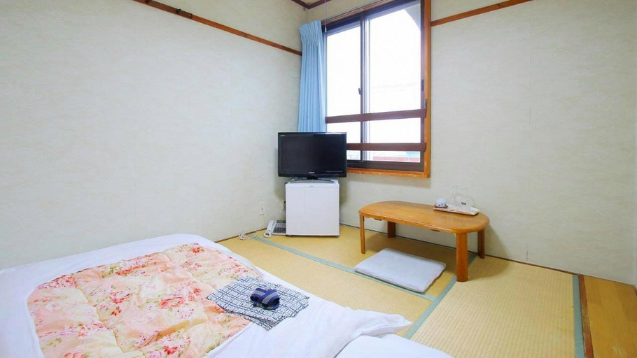 Bedroom 4, Business Hotel Furusato, Ibusuki