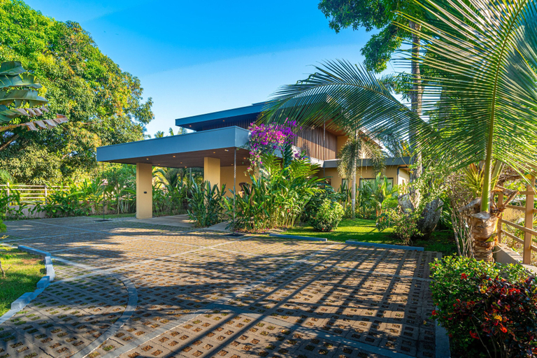 Room 5, Villa Assinie Beachfront Home With Direct Ocean Access, Parrita
