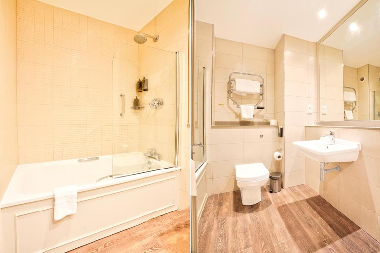 Bathroom 5, Sunday Box Hill Burford Bridge Hotel, Surrey