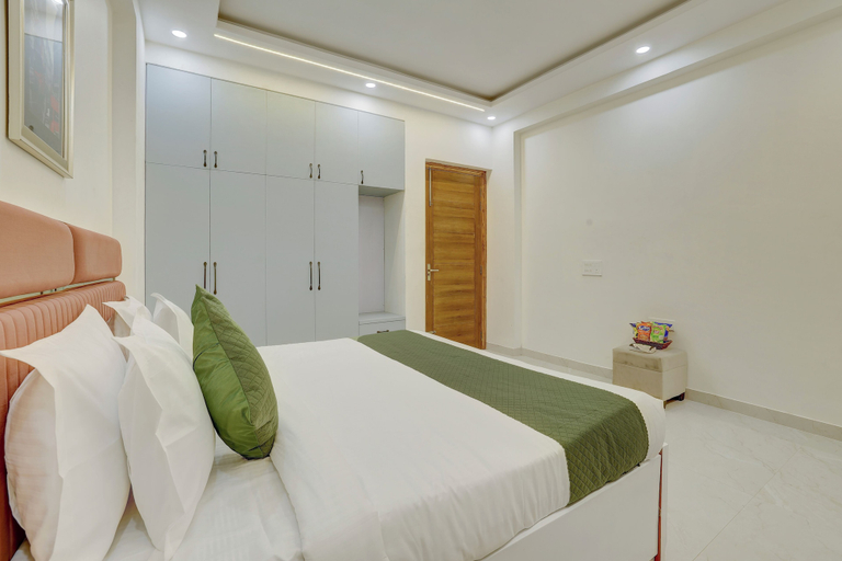 Room 4, Alaya Stays Freesia 3BHK Apartment, Gautam Buddha Nagar