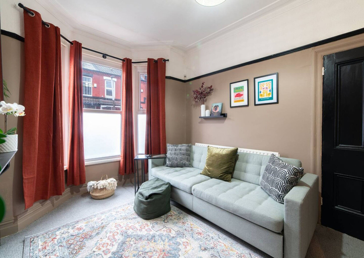 Room 3, Work-friendly Sefton Penny Lane Free Parking, Sefton
