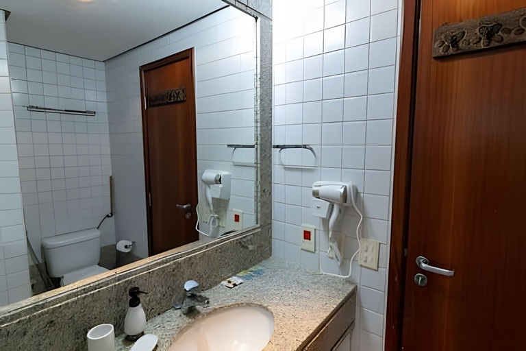 Bathroom 4, OZPED Flats Particulares Confort Suítes, Brasília