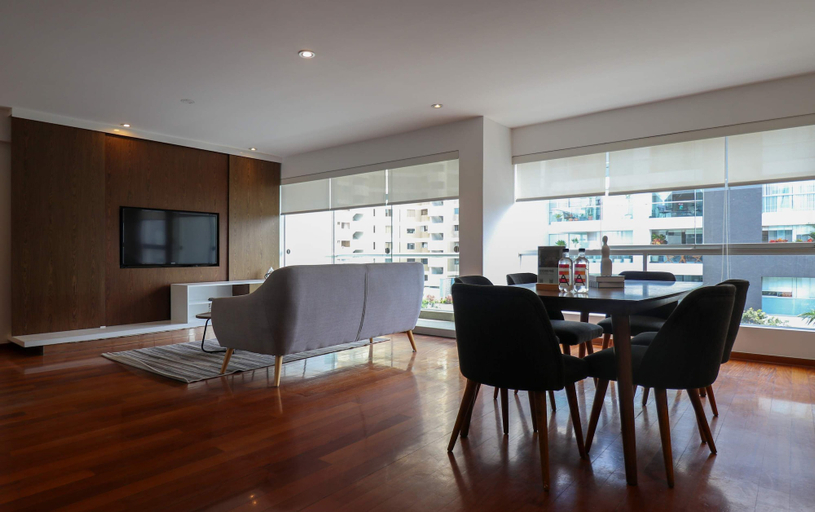Room 5, w Deluxe 3BR Duplex w Balcony in Miraflores, Lima