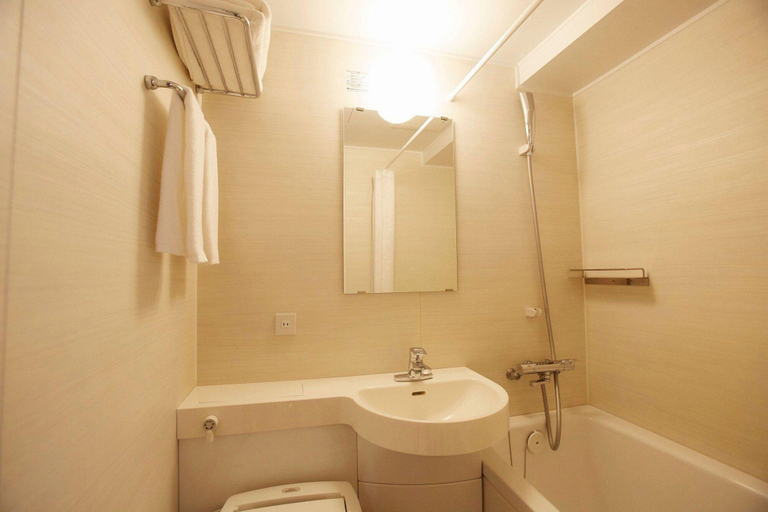 Bathroom 4, Asakusa Kokono Club Hotel, Taitō