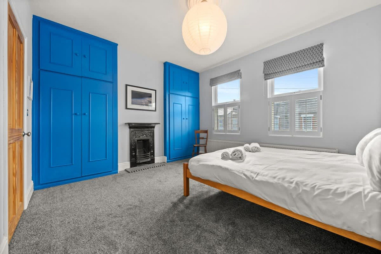 Room 2, Reading Station - Modern Home w Garden Sleeps 6, Reading