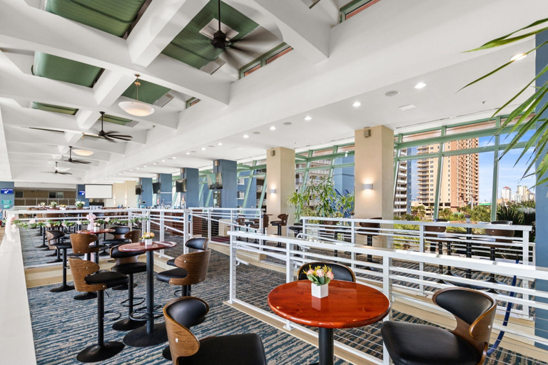 Food & Drinks 5, Emerald Beach Resort by Panhandle Getaways, Bay