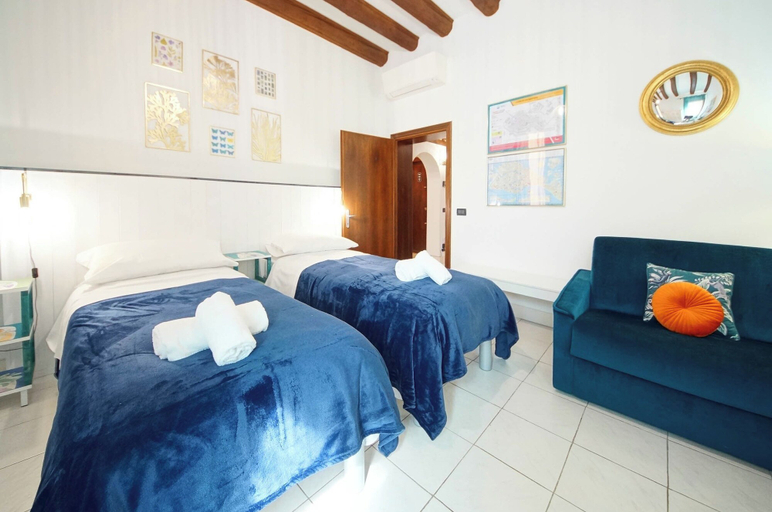 Room 2, DolceVita Apartments N. 531, Venezia