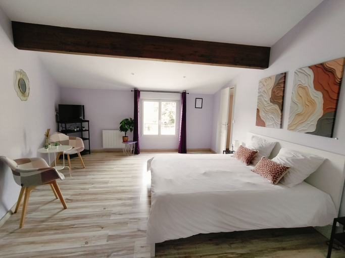 Bedroom 5, Chambres d'hôtes "Au clocher", Gironde